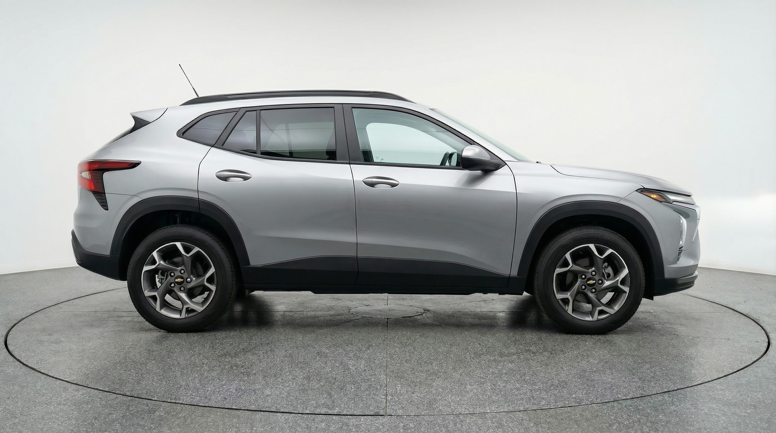 Thumbnail: 2025 Chevrolet Trax - 8