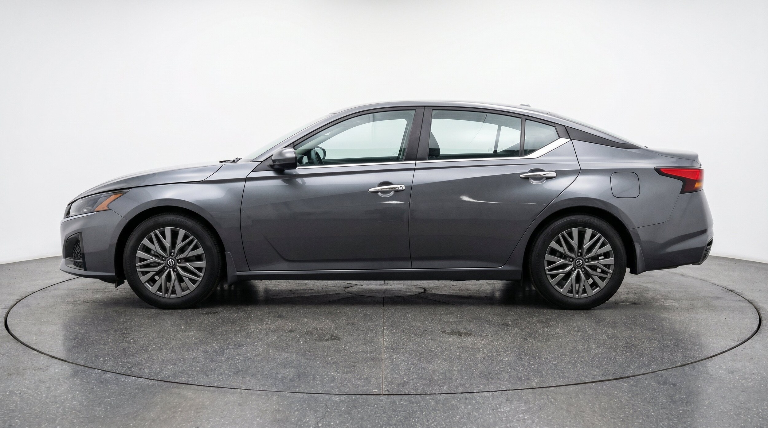 Thumbnail: 2025 Nissan Altima - 5