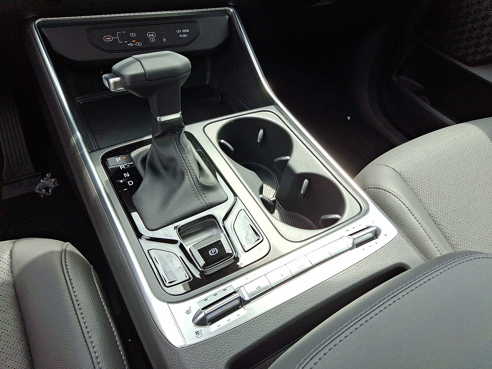 2026 Kia Carnival SX Prestige - Photo 8