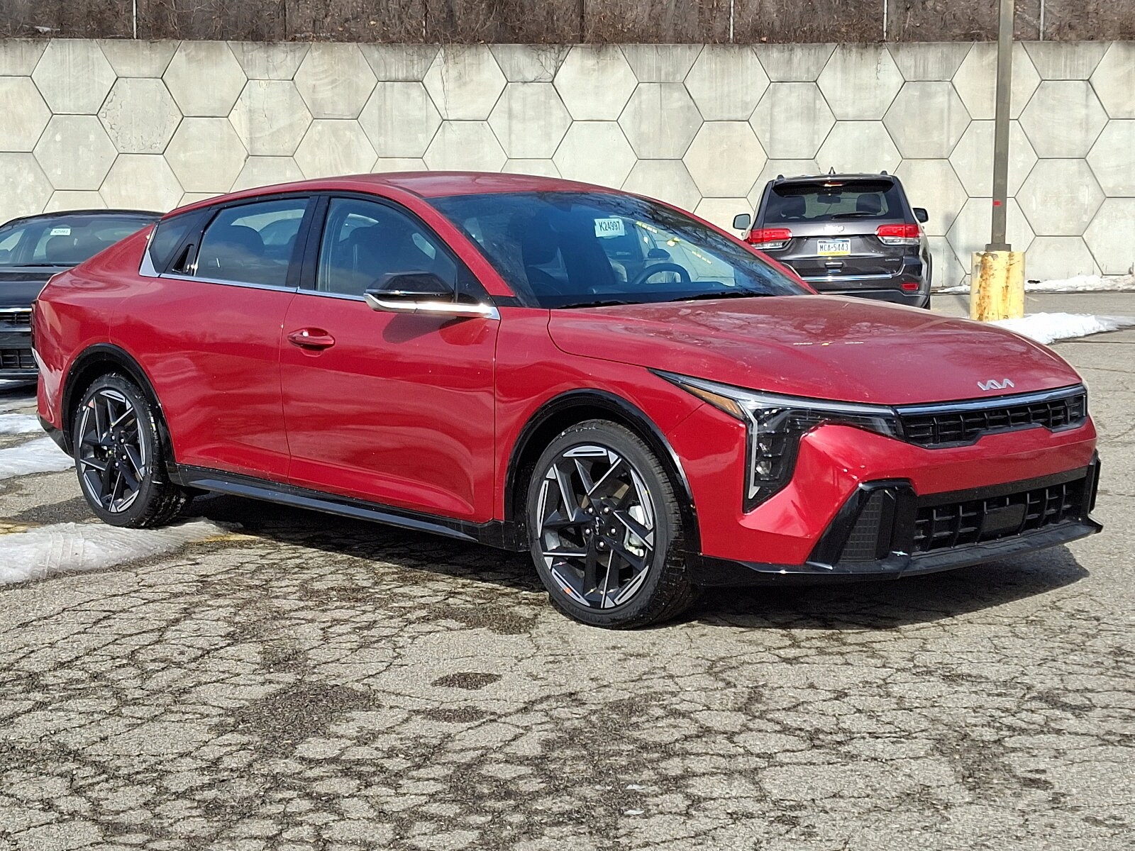 2025 Kia K4 GT-Line photo 2