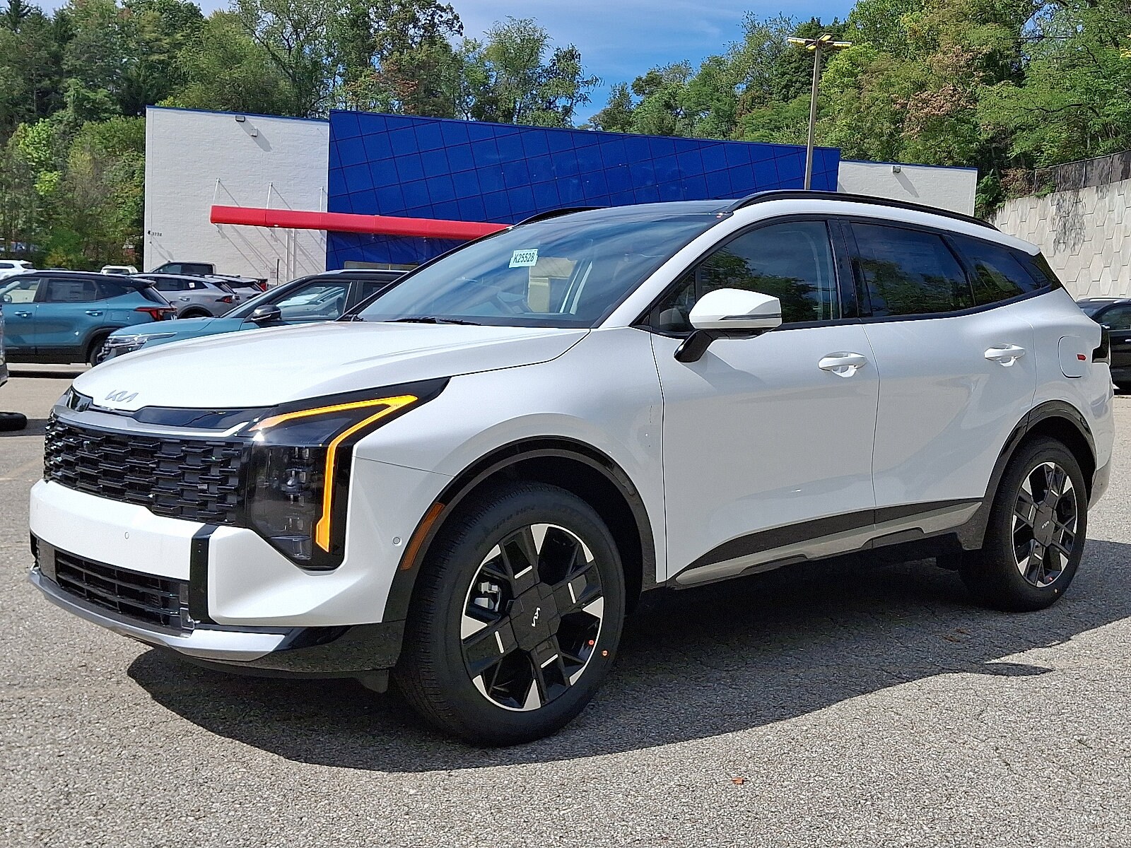 2026 Kia Sportage Hybrid photo 2