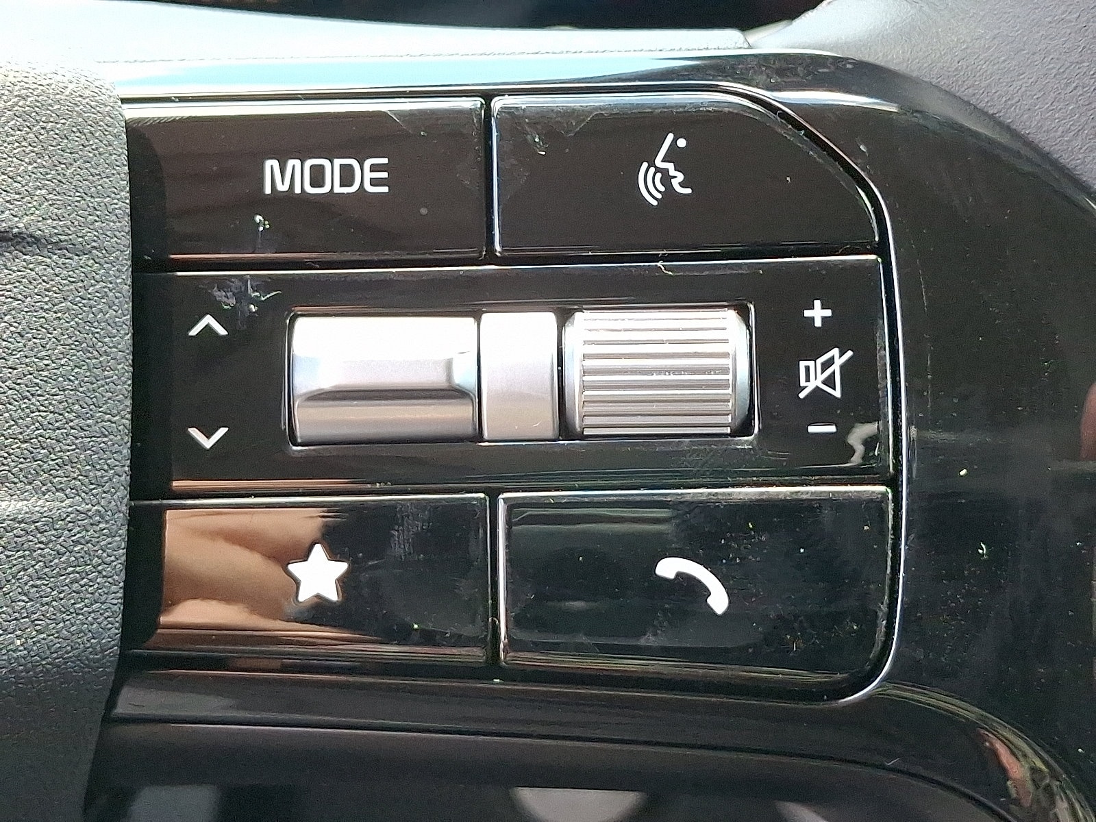 2026 Kia Sorento EX - Photo 13