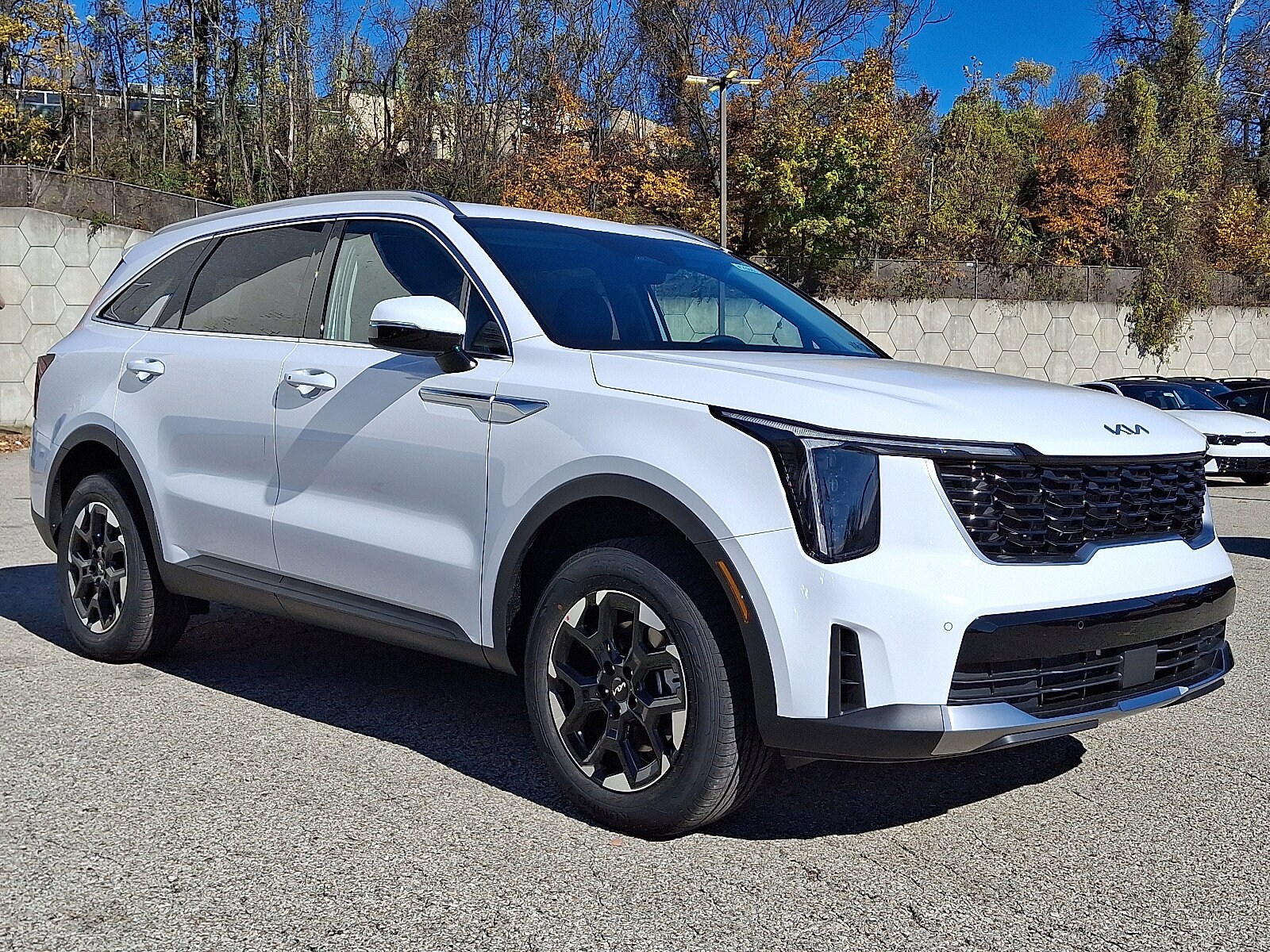 2026 Kia Sorento S photo 2