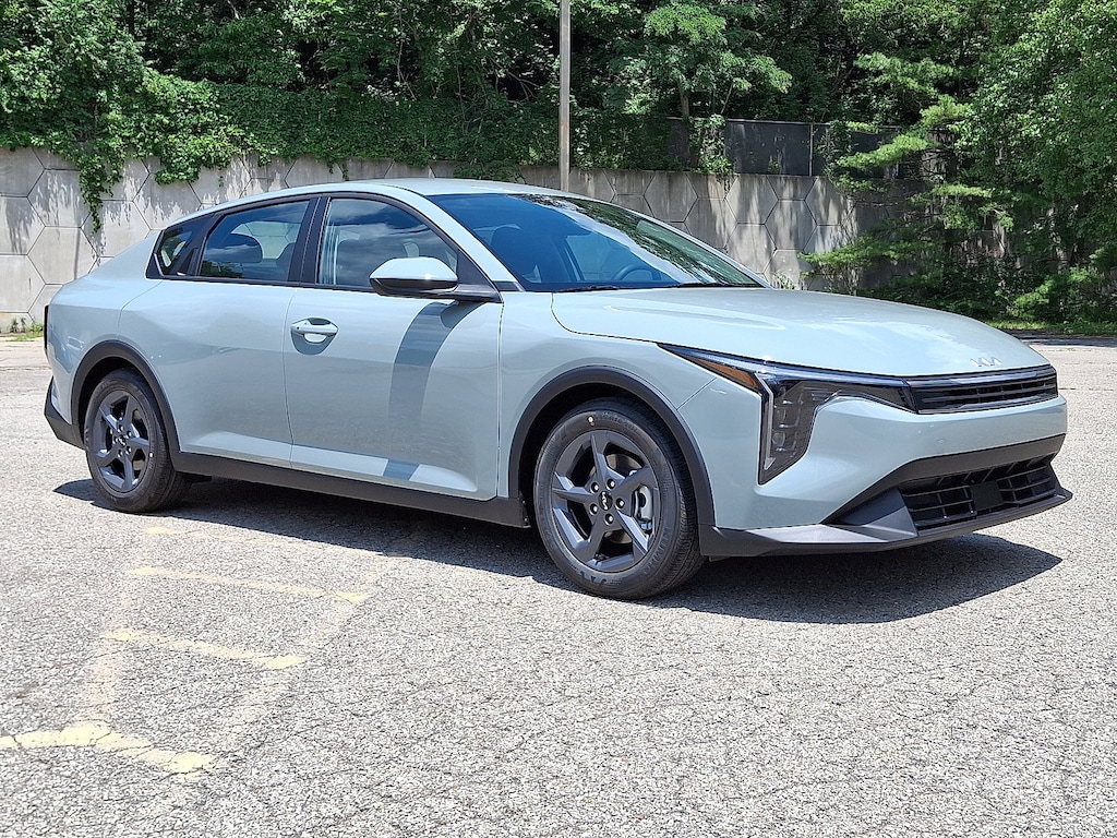 New 2026 Kia K4 LXS Sedan