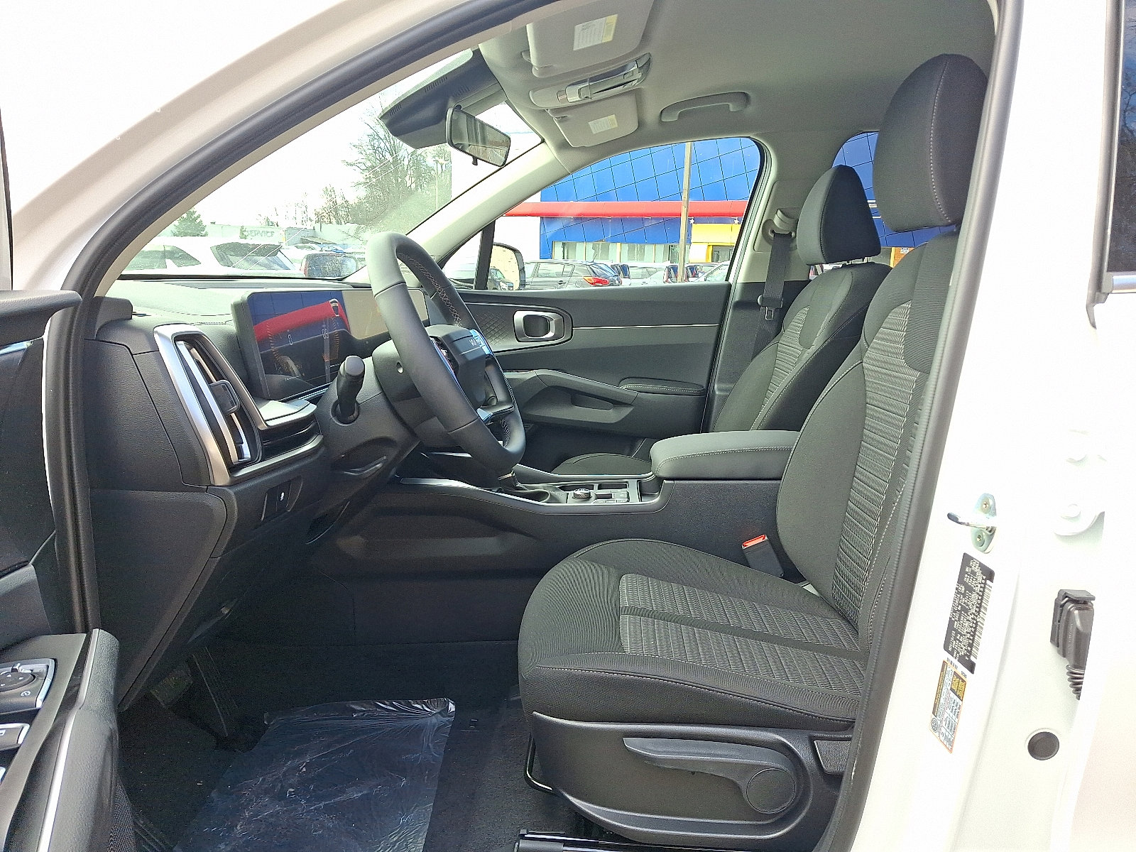 2026 Kia Sorento LX - Photo 6