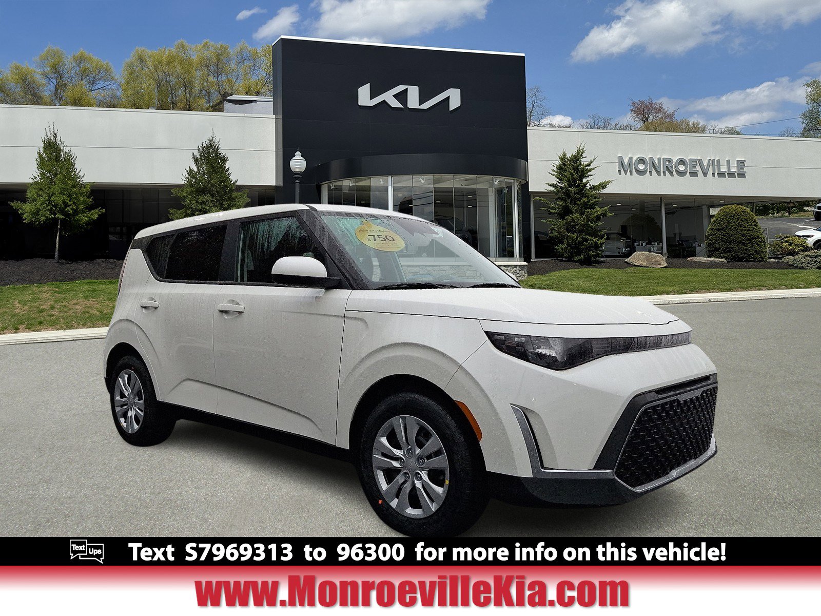 2025 Kia Soul LX's photo