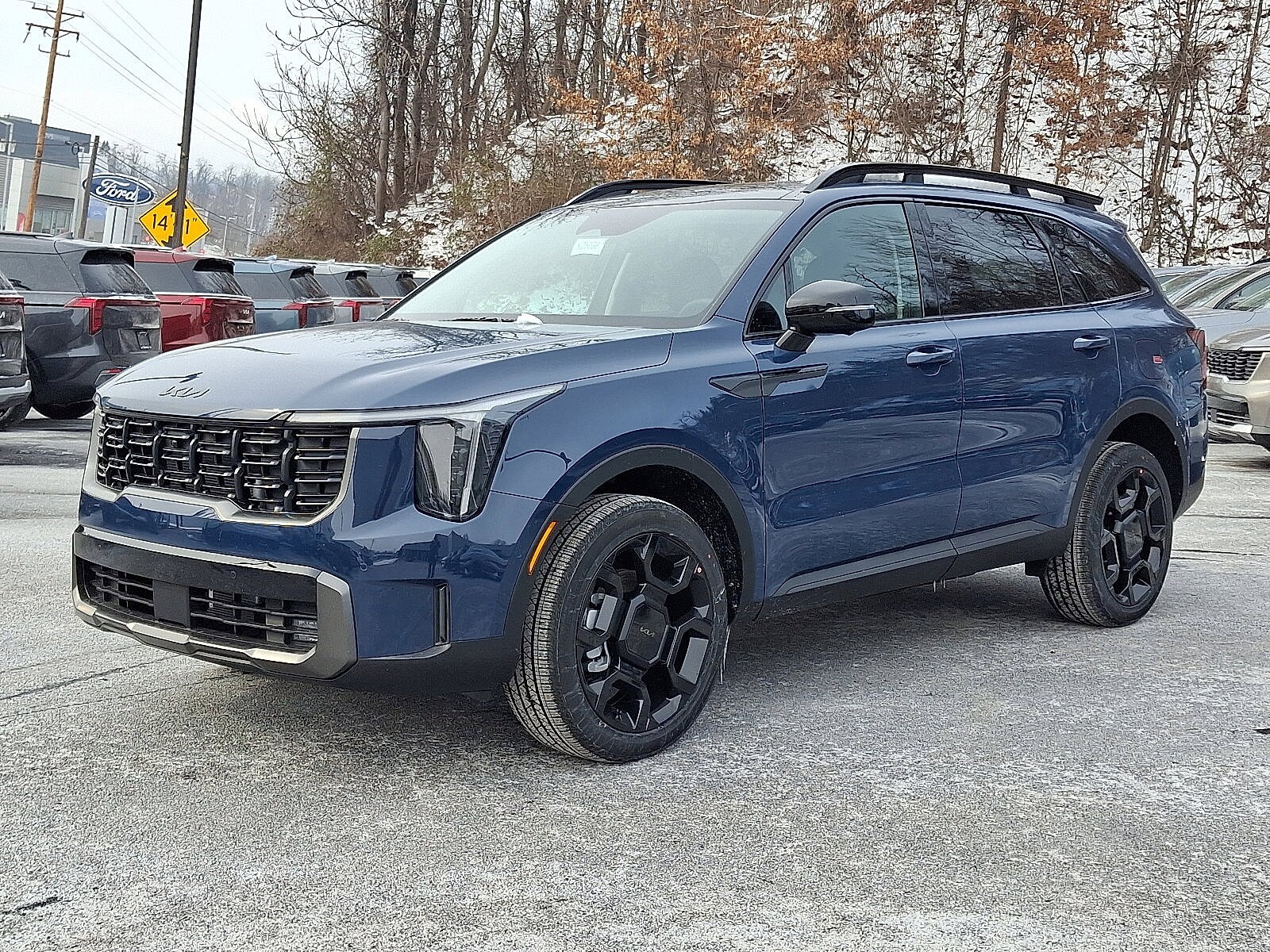 2025 Kia Sorento X-Line SX photo 3
