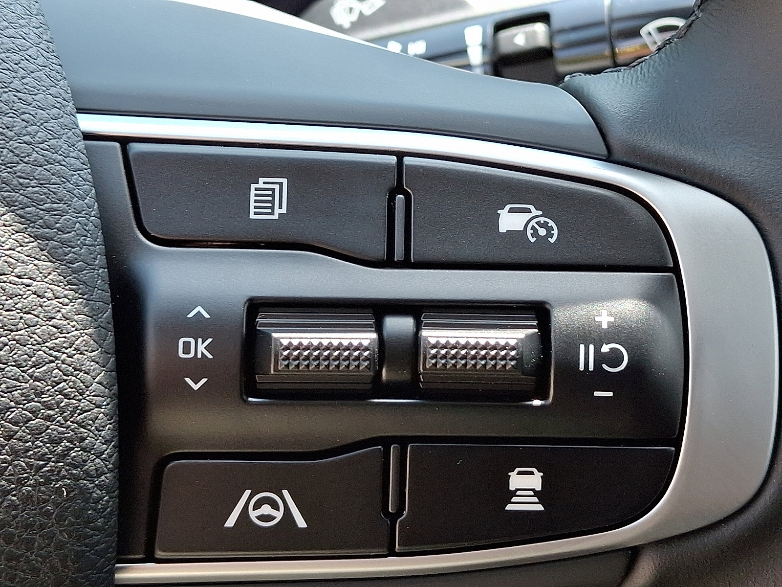 2026 Kia K5 EX - Photo 13