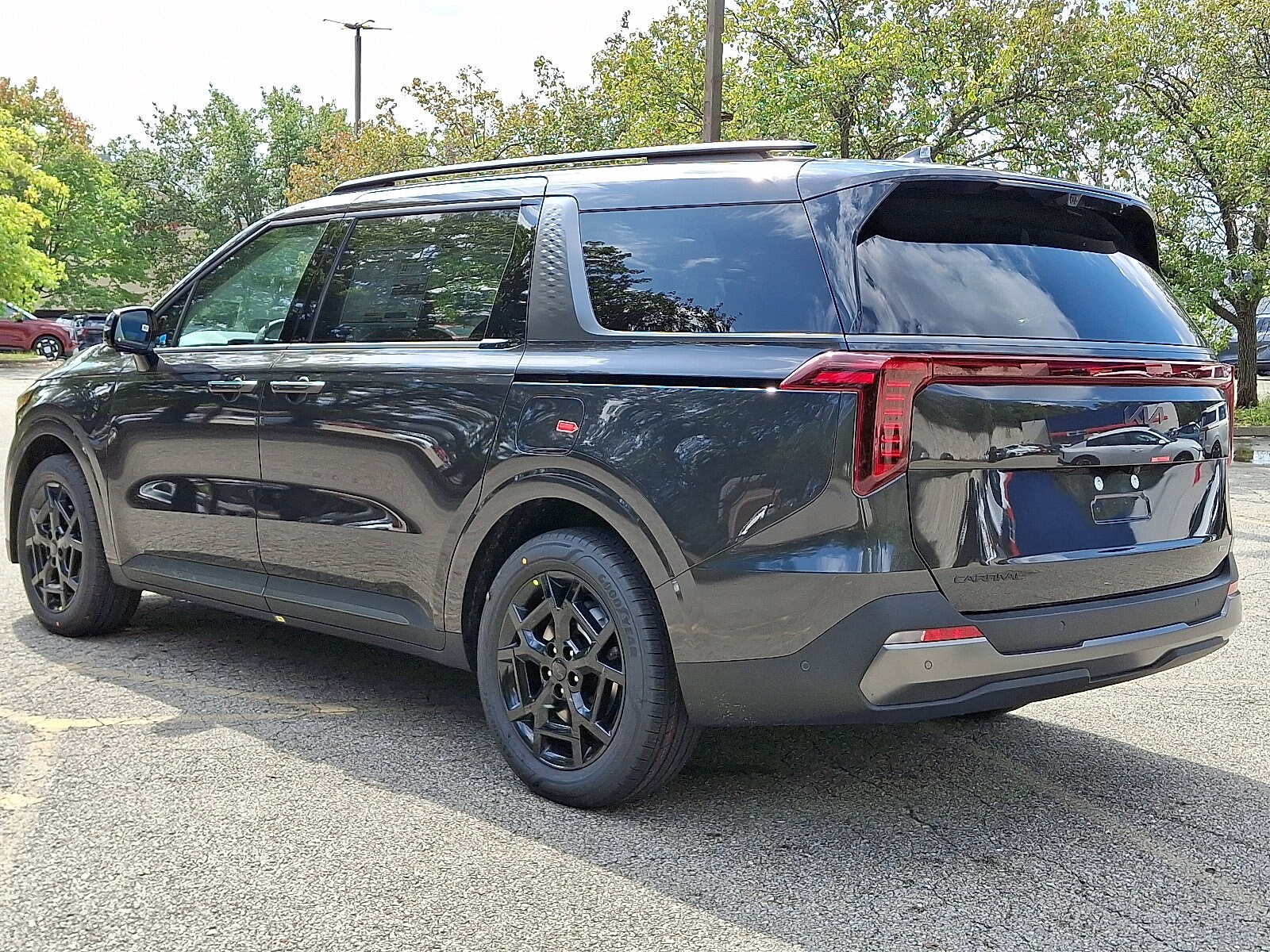 2026 Kia Carnival SX Prestige photo 2