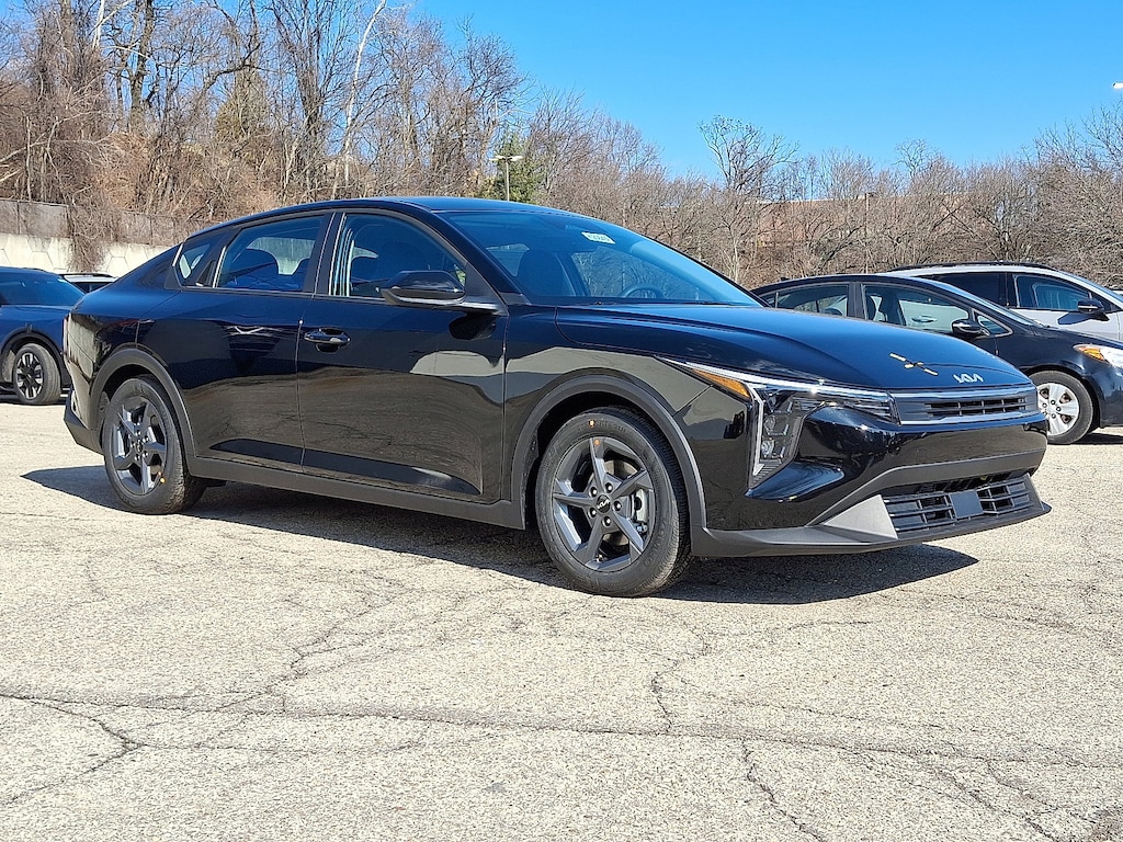 New 2026 Kia K4 LXS Sedan
