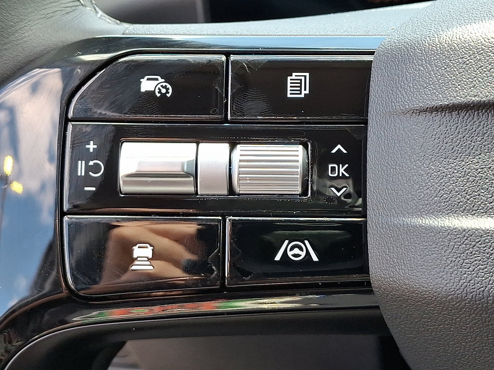 2026 Kia Sorento EX - Photo 12
