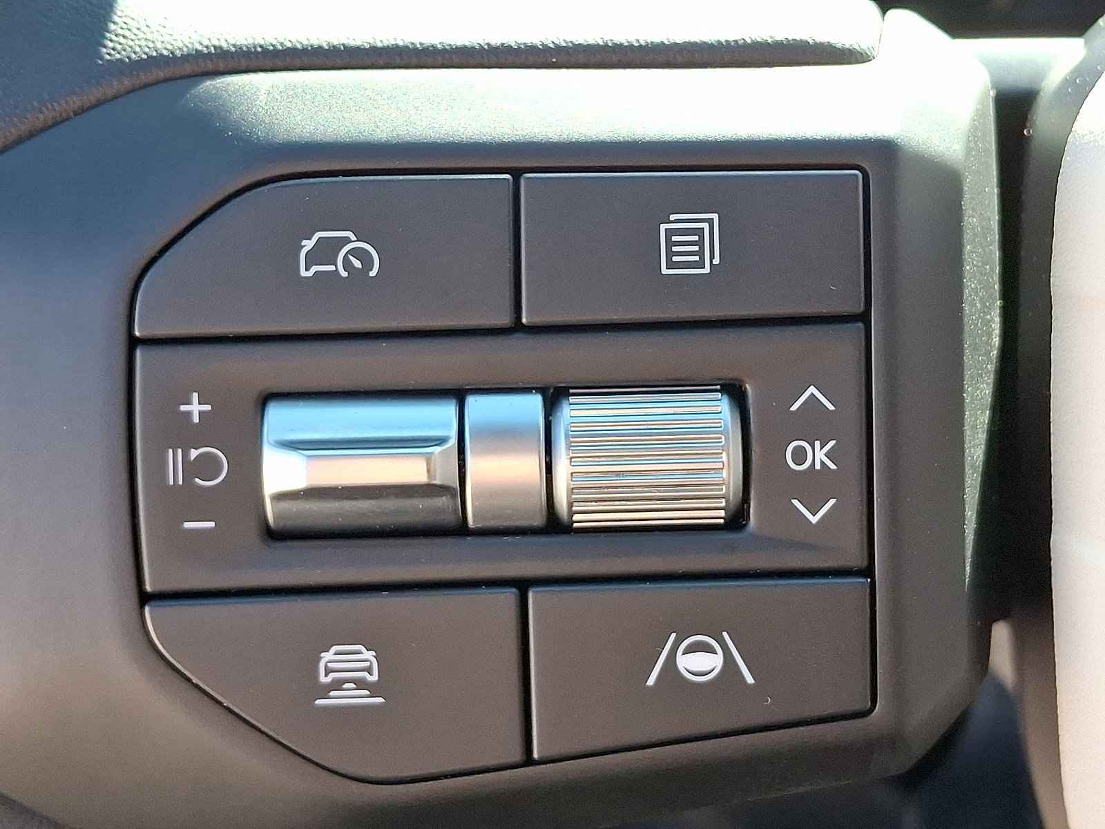 2025 Kia K4 GT-Line - Photo 12