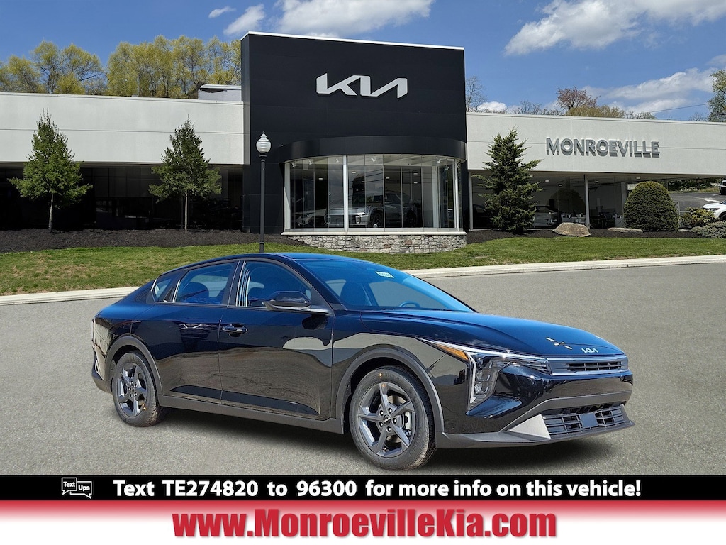 New 2026 Kia K4 LXS Sedan