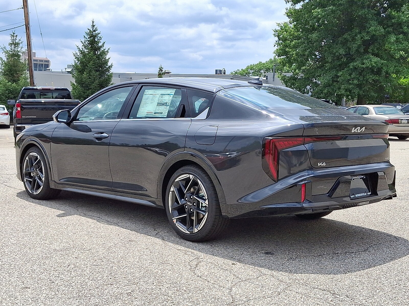 2025 Kia K4 GT-Line photo 3