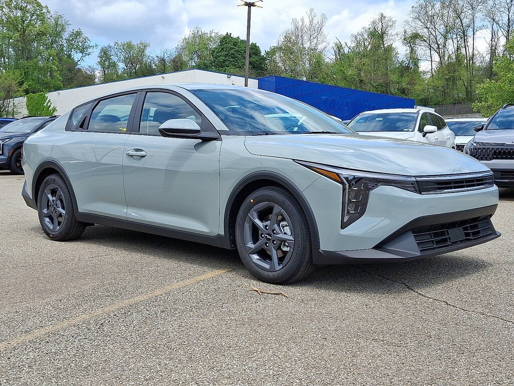 New 2026 Kia K4 LXS Sedan