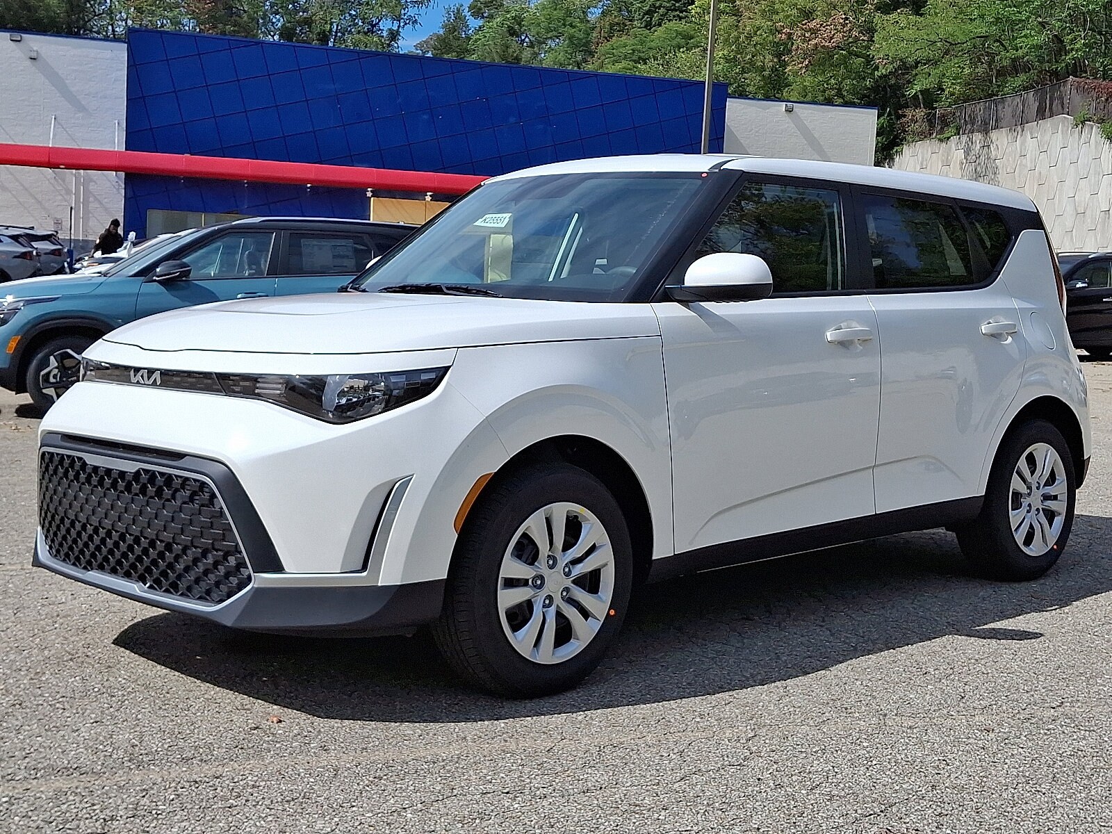 2025 Kia Soul LX photo 2
