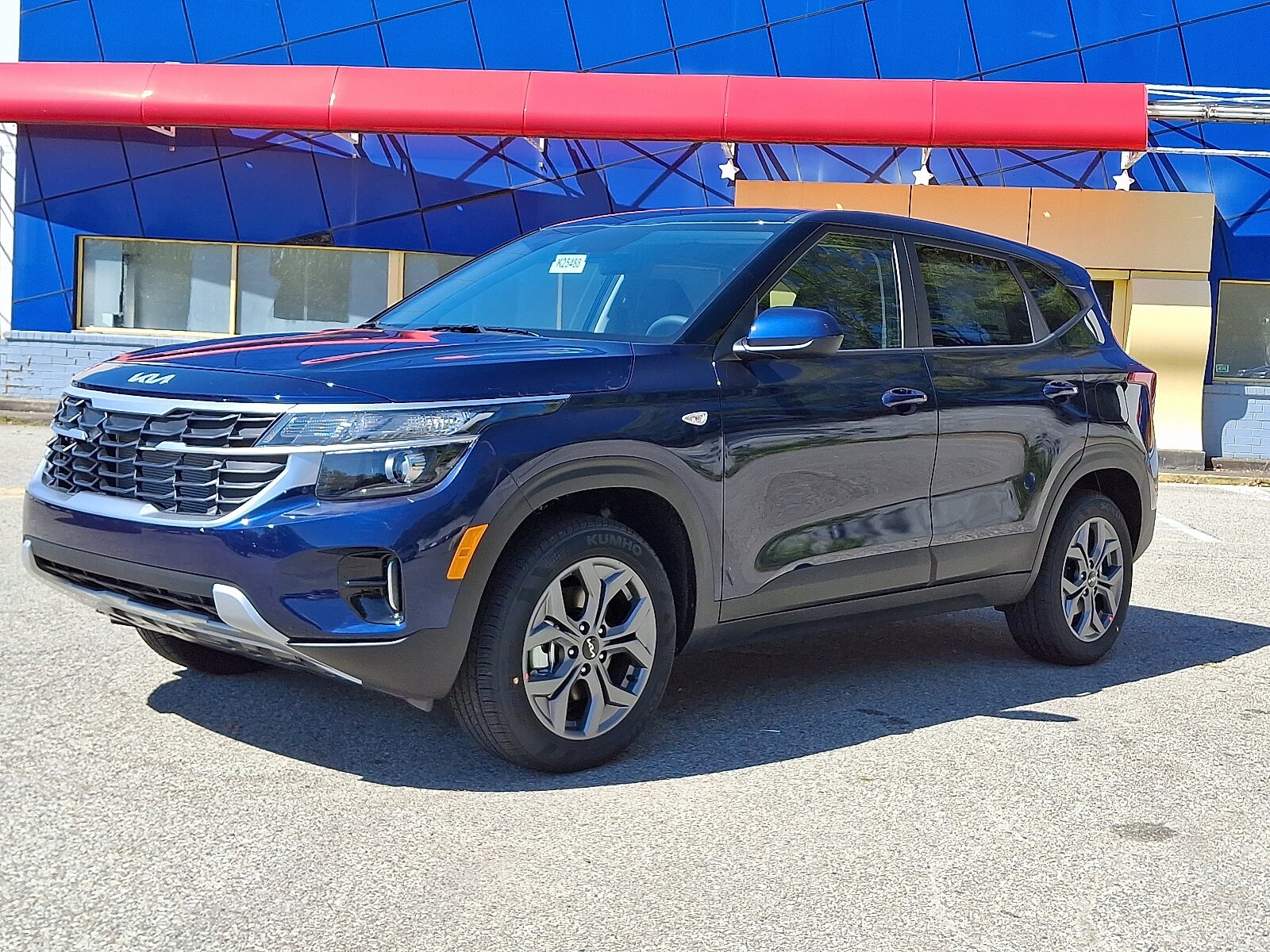 2026 Kia Seltos LX photo 2