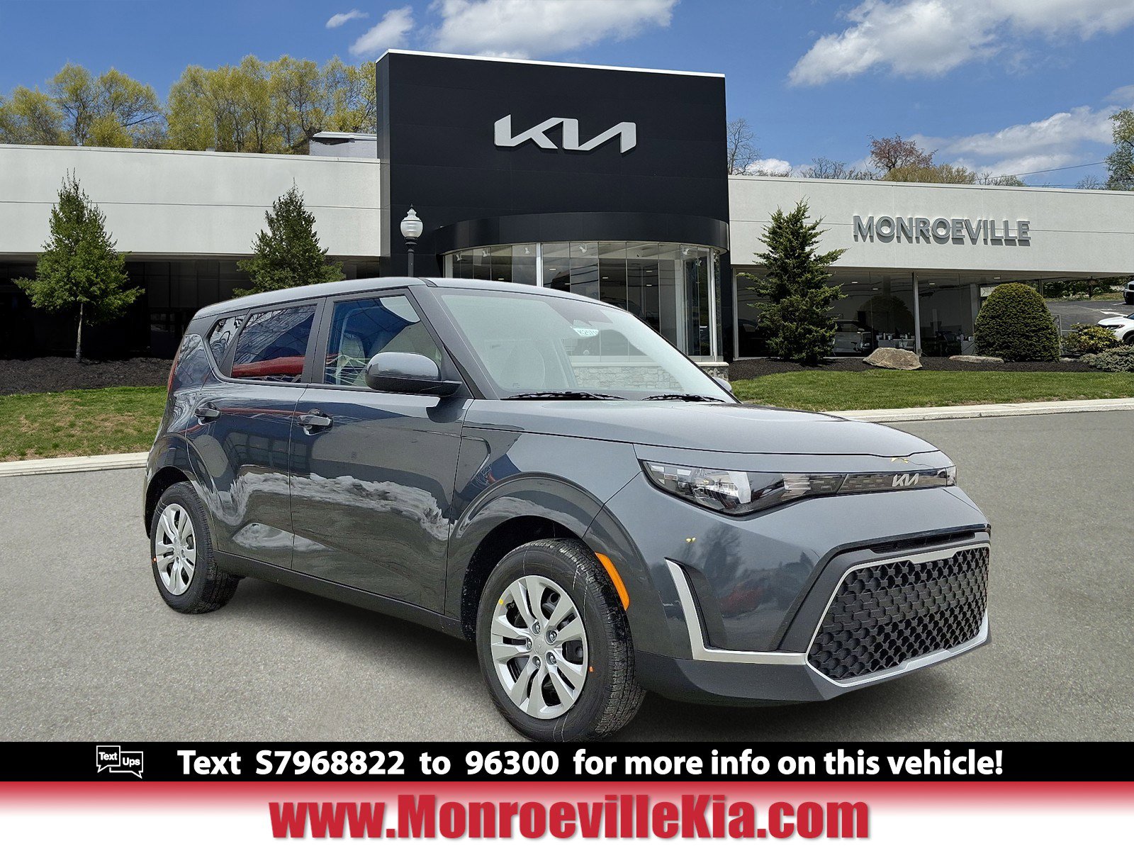 2025 Kia Soul LX's photo
