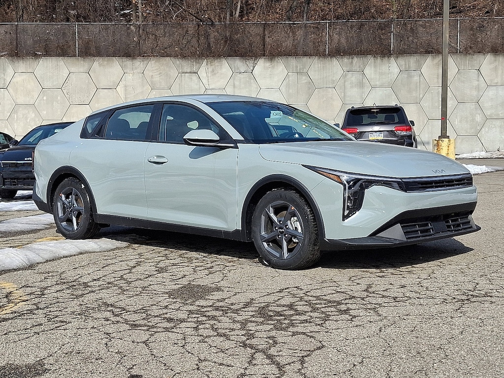 New 2025 Kia K4 LXS LXS FWD