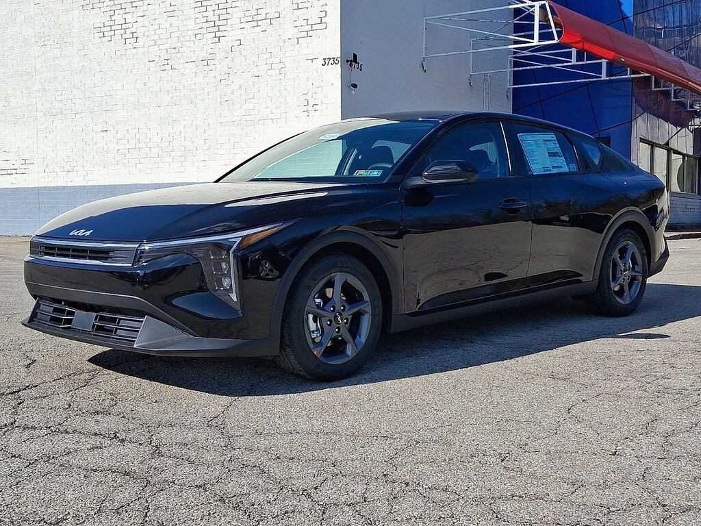 New 2026 Kia K4 LXS Sedan