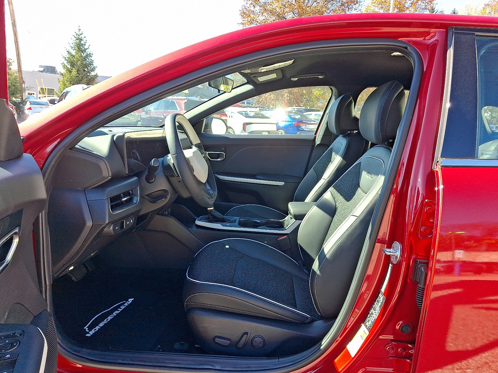 2025 Kia K4 GT-Line - Photo 8