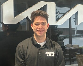 Staff member Devin Shandara from ID_1cc9ed