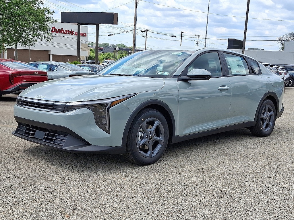 New 2026 Kia K4 LXS Sedan