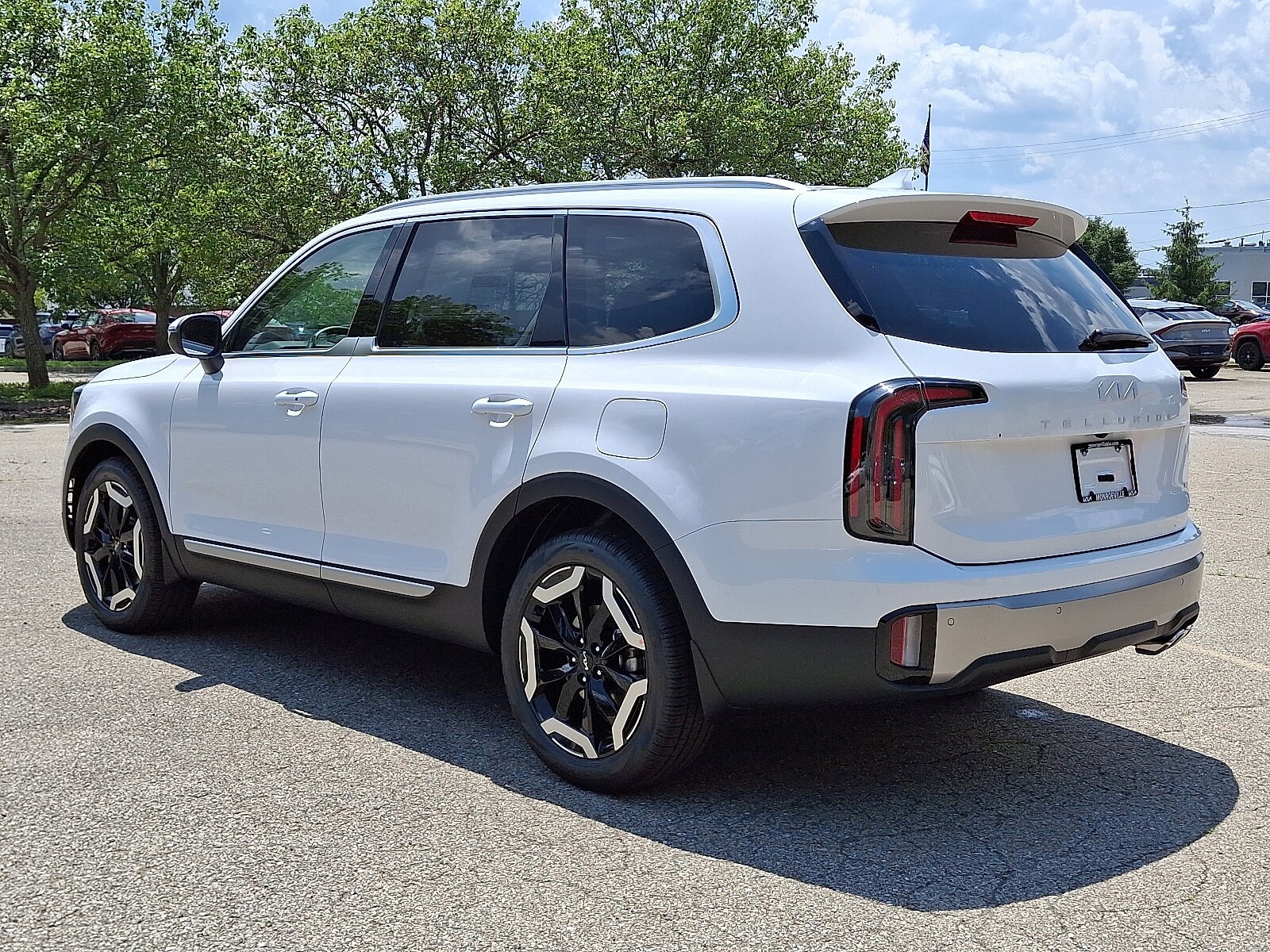 2025 Kia Telluride EX photo 2
