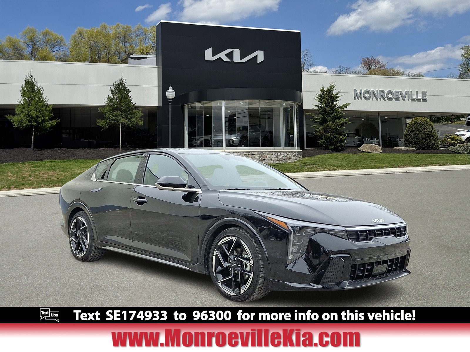 2025 Kia K4 GT-Line's photo