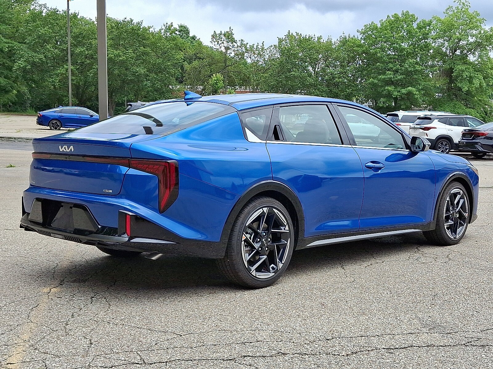 2025 Kia K4 GT-Line photo 4