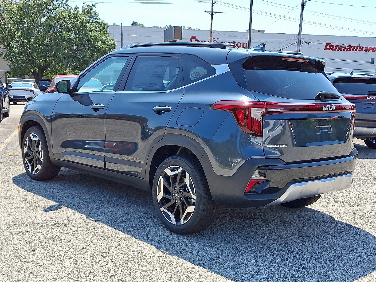 2026 Kia Seltos SX photo 2