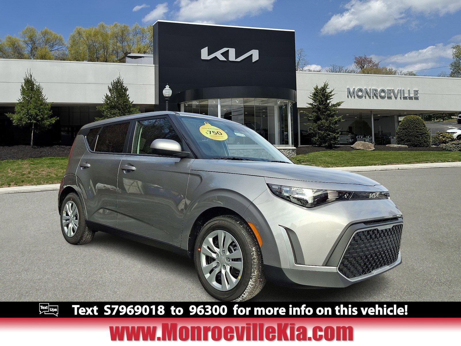2025 Kia Soul LX's photo