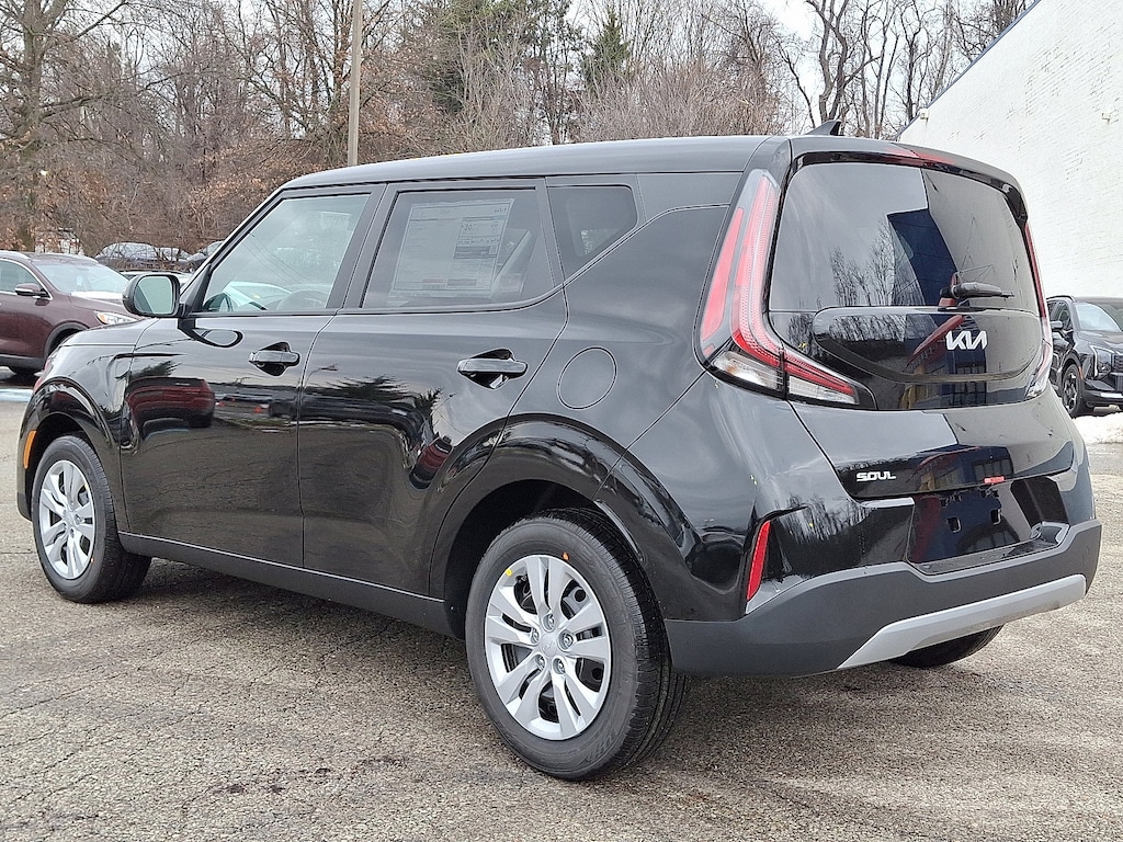 New 2025 Kia Soul LX LX FWD