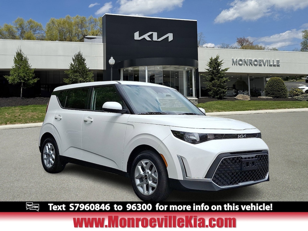Certified 2025 Kia Soul LX LX FWD