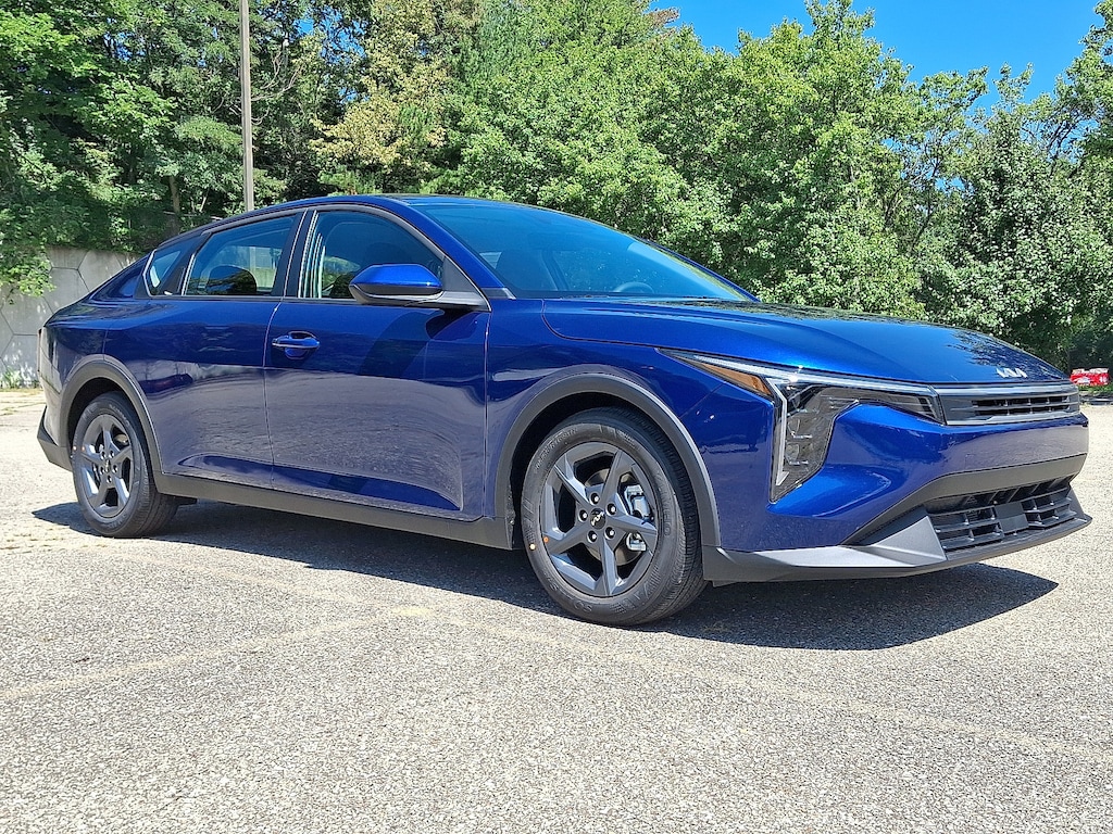 New 2026 Kia K4 LXS Sedan
