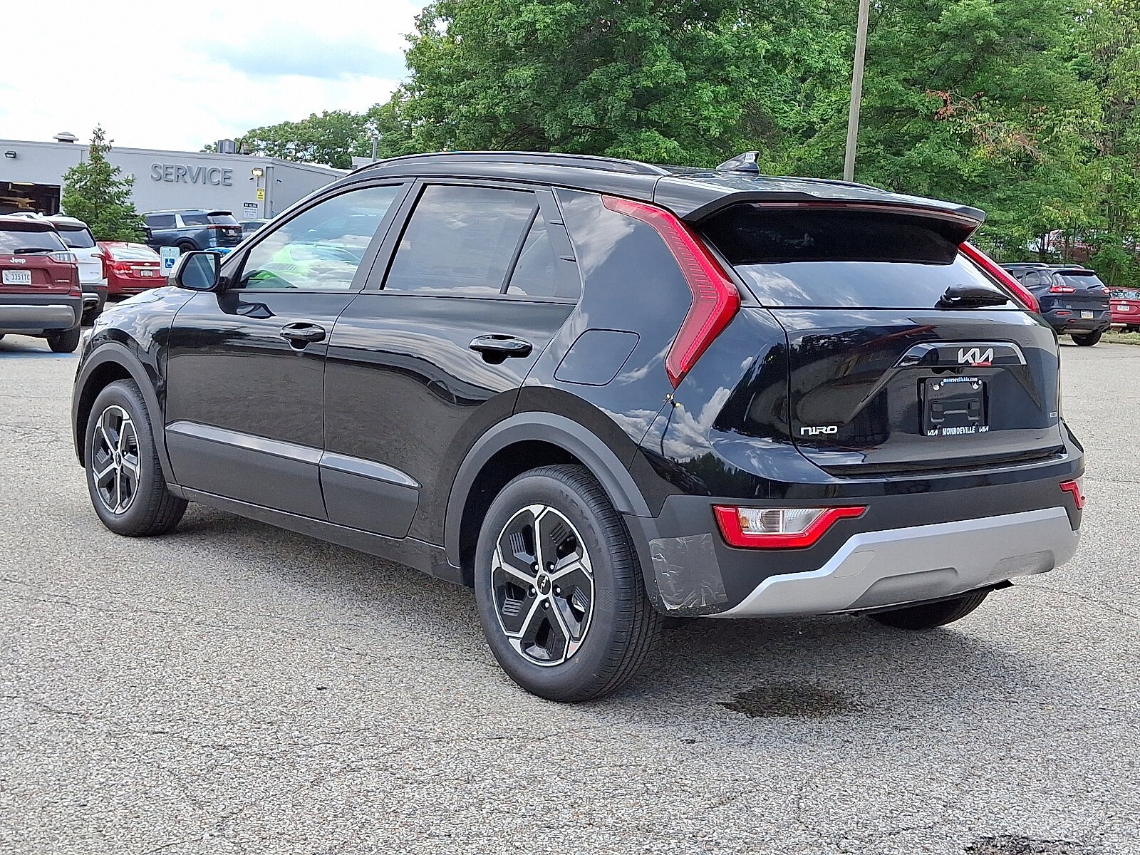 2025 Kia Niro LX photo 2