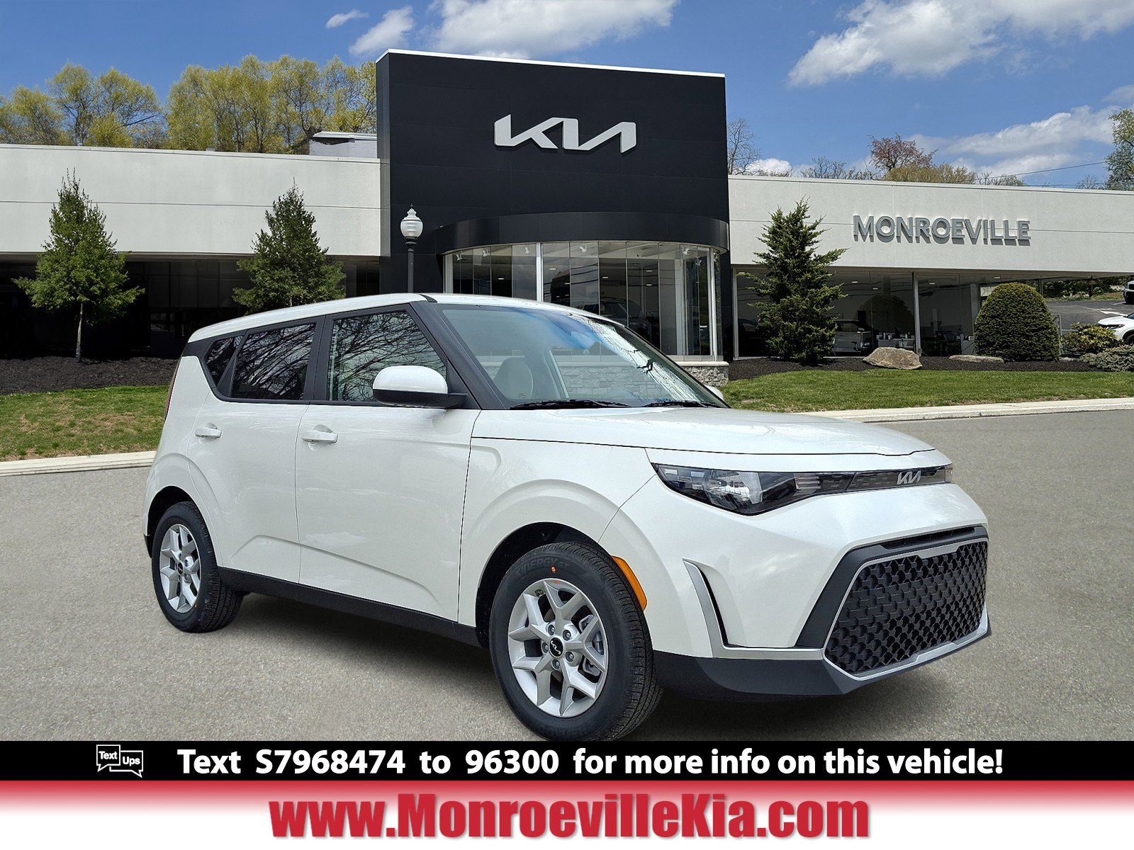 2025 Kia Soul LX's photo