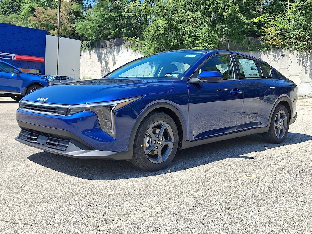 New 2026 Kia K4 LXS Sedan