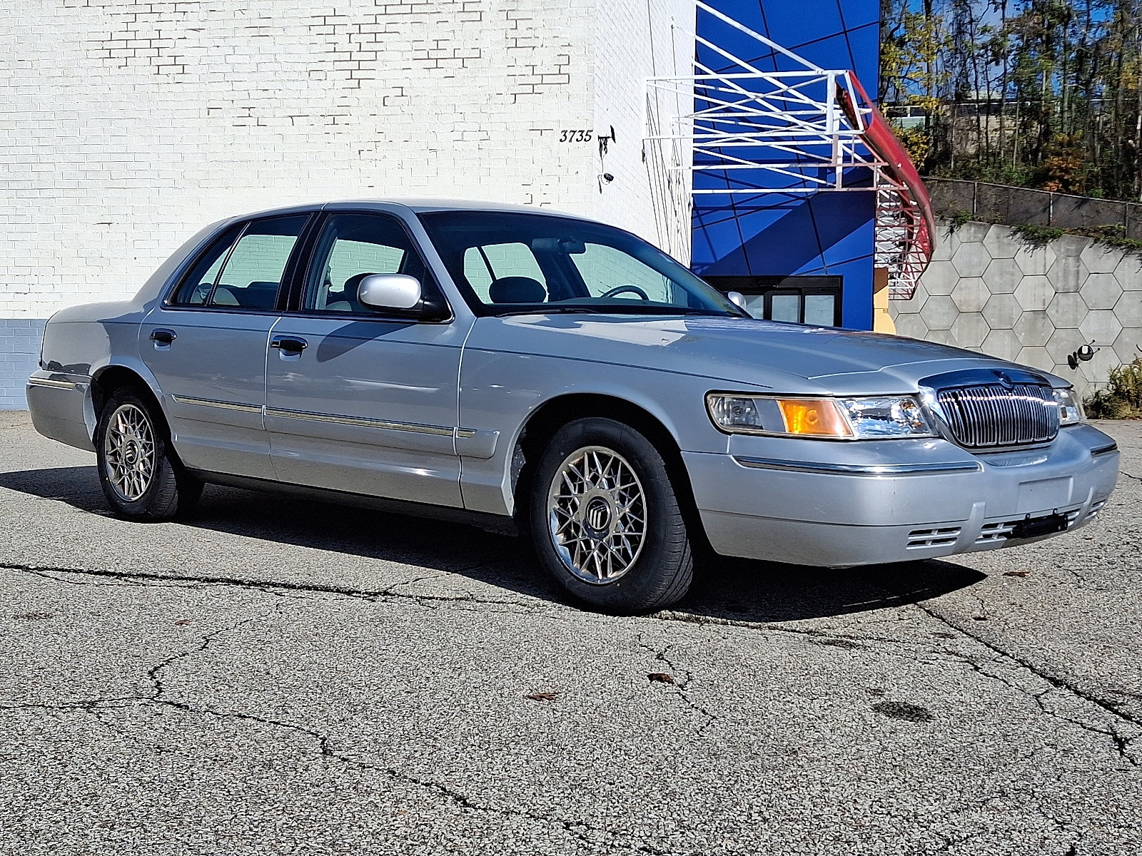 Used 2002 Mercury Grand Marquis GS with VIN 2MEFM74W52X613272 for sale in Monroeville, PA