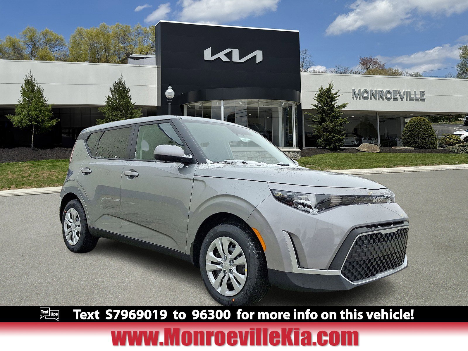 2025 Kia Soul LX's photo