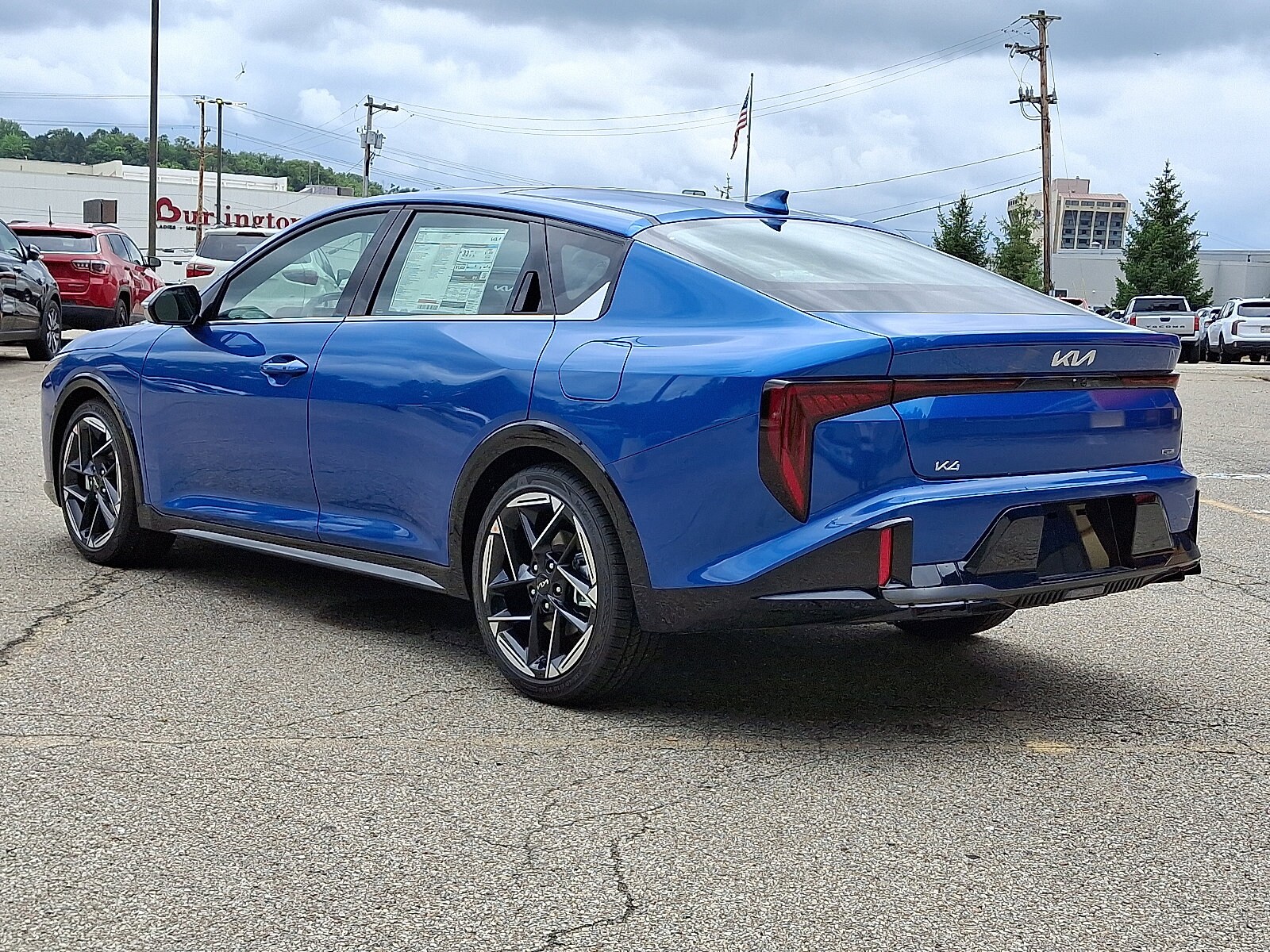 2025 Kia K4 GT-Line photo 3