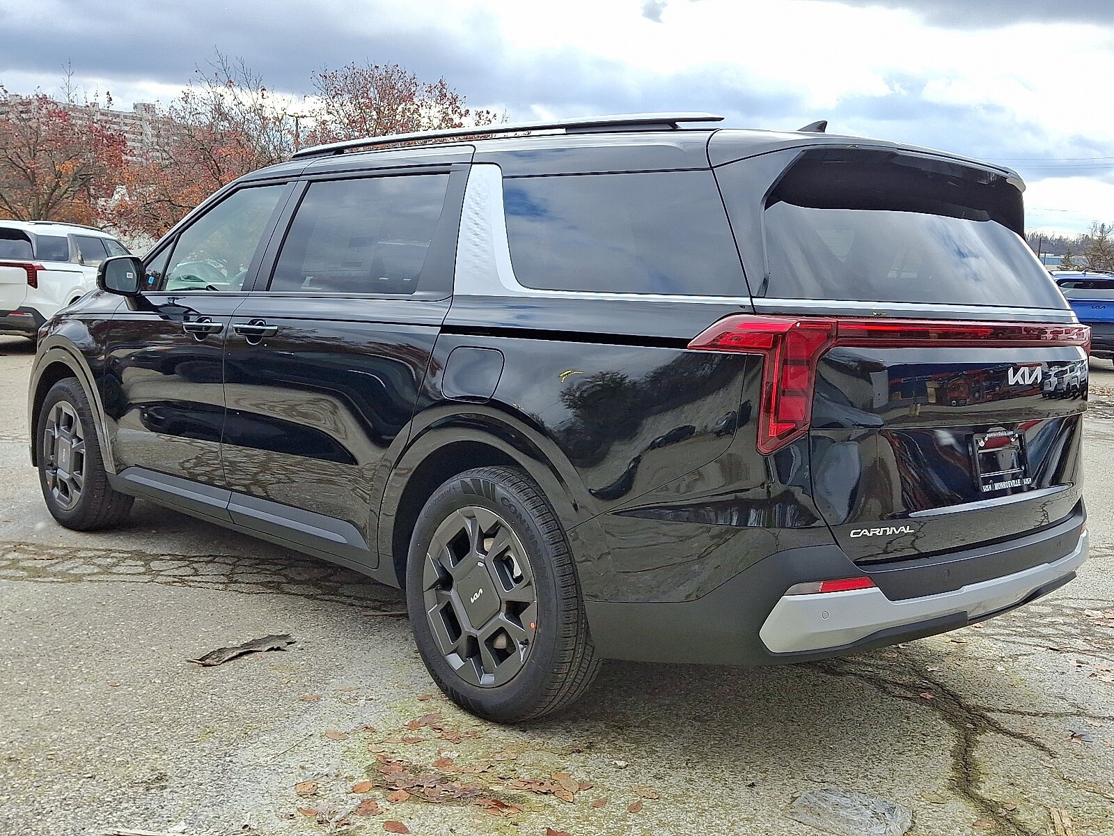 2026 Kia Carnival EX photo 3