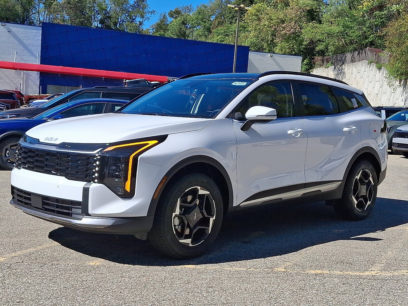 2026 Kia Sportage EX photo 2