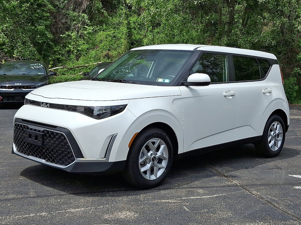 Certified 2025 Kia Soul LX LX FWD