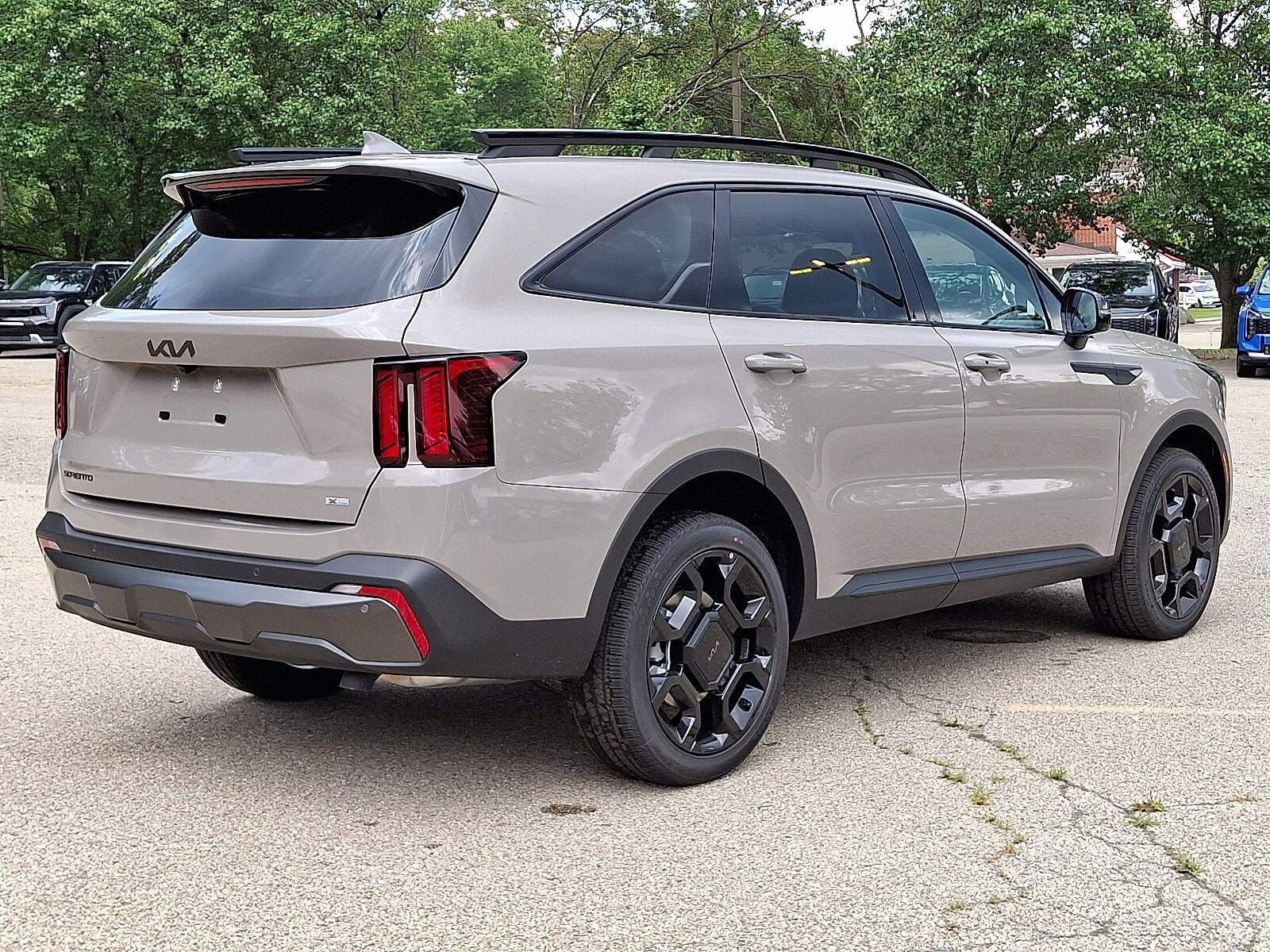 2025 Kia Sorento X-Line EX photo 2