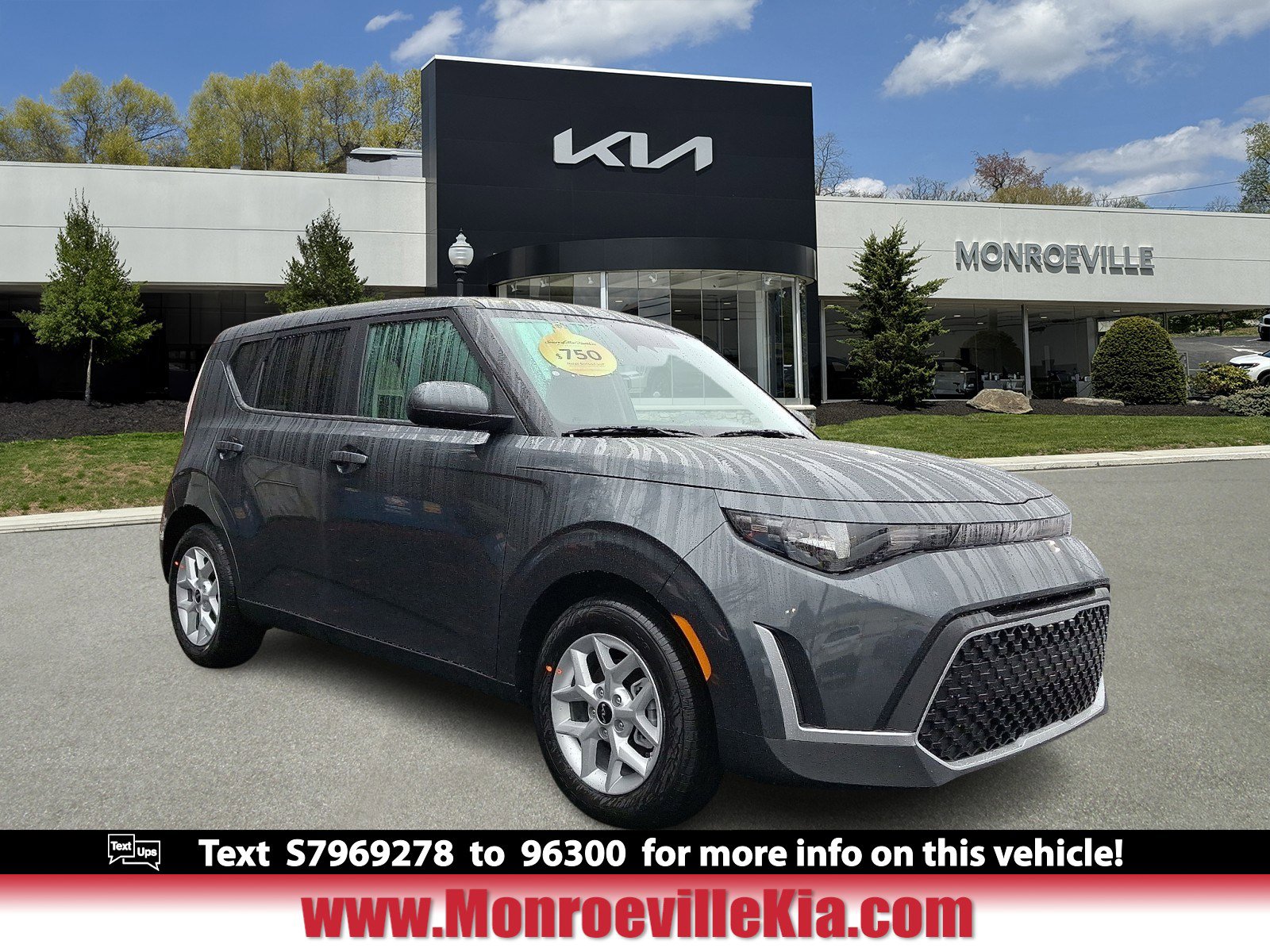2025 Kia Soul LX's photo