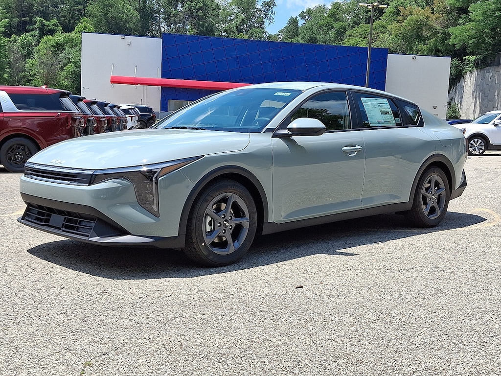 New 2026 Kia K4 LXS Sedan