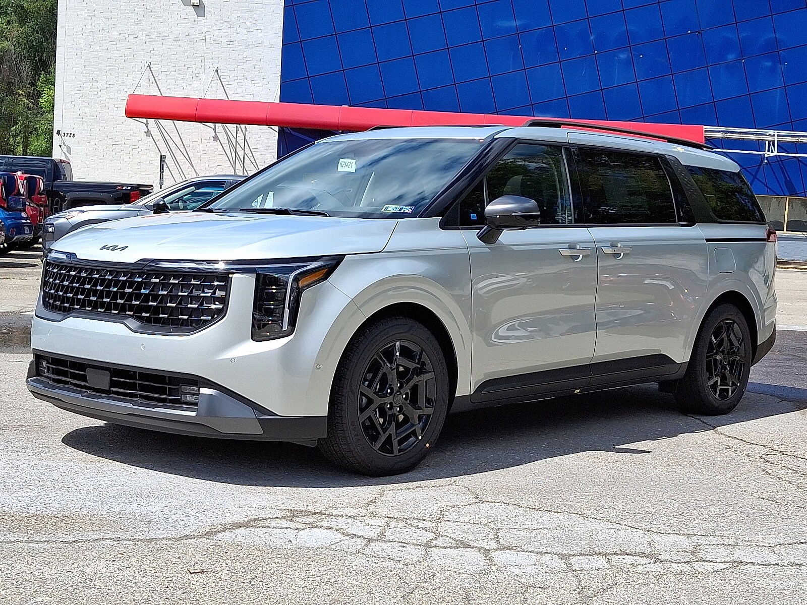 2026 Kia Carnival SX Prestige photo 2