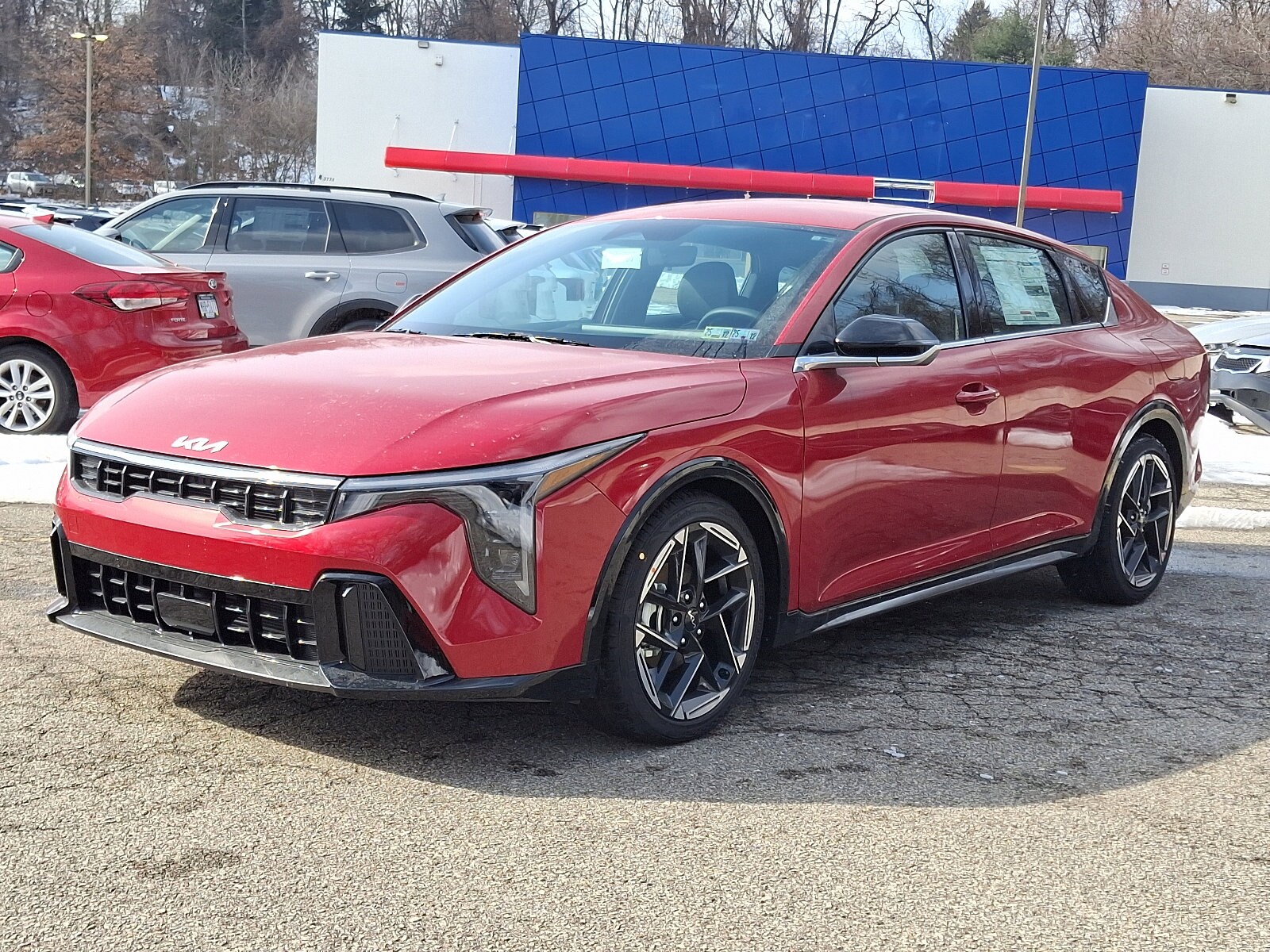 2025 Kia K4 GT-Line photo 3