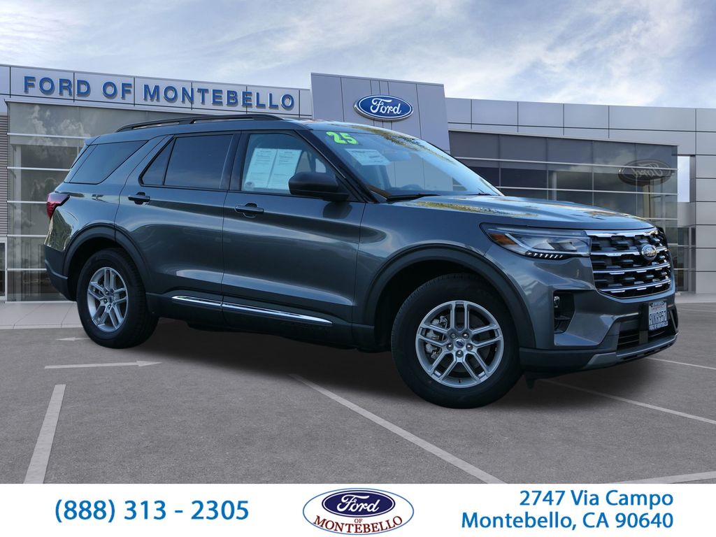 2025 Ford Explorer Active's photo